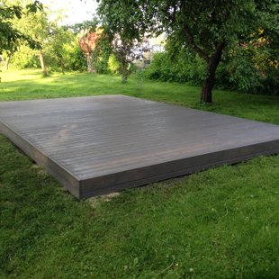 Lapegles terase, ar iebūvētu smilšu kasti