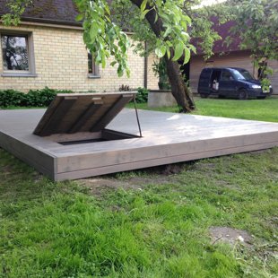 Lapegles terase, ar iebūvētu smilšu kasti