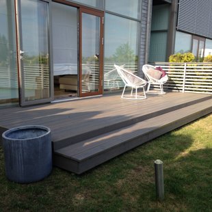 Terase ar Lapegles terases dēļiem, kas apstrādāti ar augstākās kvalitātes eļļu